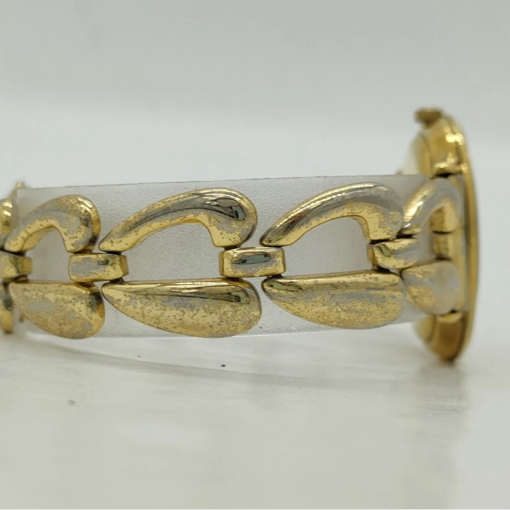 Sale‼️Gucci Watch Authentic   3000 25mm Women's Greens X Gold -Preowned As Is - Picture 3 of 8
